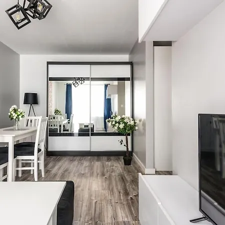 Apartament Elegance 2 Pokoje, Balkon, Srodmiescie